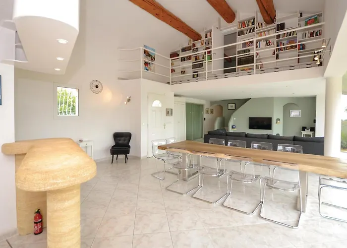 5 Bedroom Gorgeous In