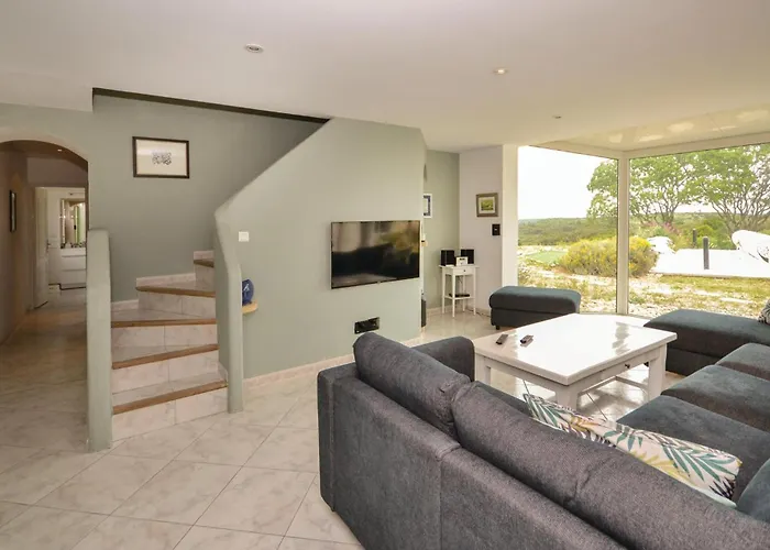5 Bedroom Gorgeous In